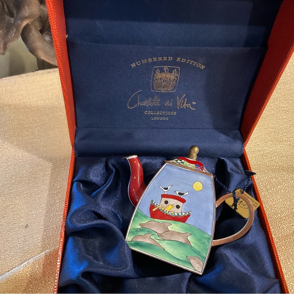 CHARLOTTE DI VITA NUMBERED EDITION # H846. BISCAY BAY MINIATURE TEAPOT - Picture 3 of 8